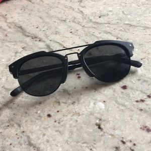 9FIVE black sunglasses